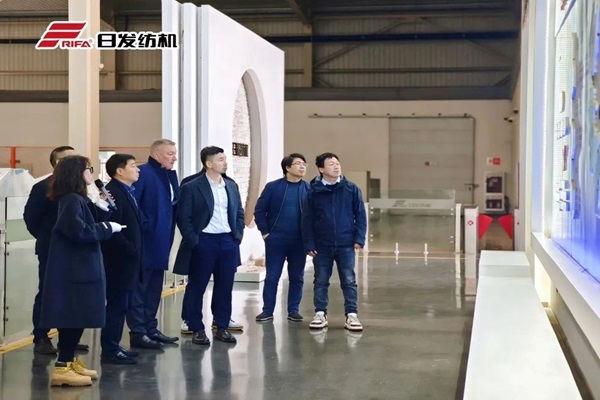 Accueillez chaleureusement les dirigeants du groupe Südwolle au RIFA pour une visite et une inspection