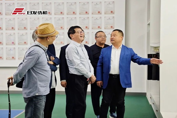 Bienvenue à la délégation de l'Association des textiles et des vêtements du Xinjiang en visite à la RIFA